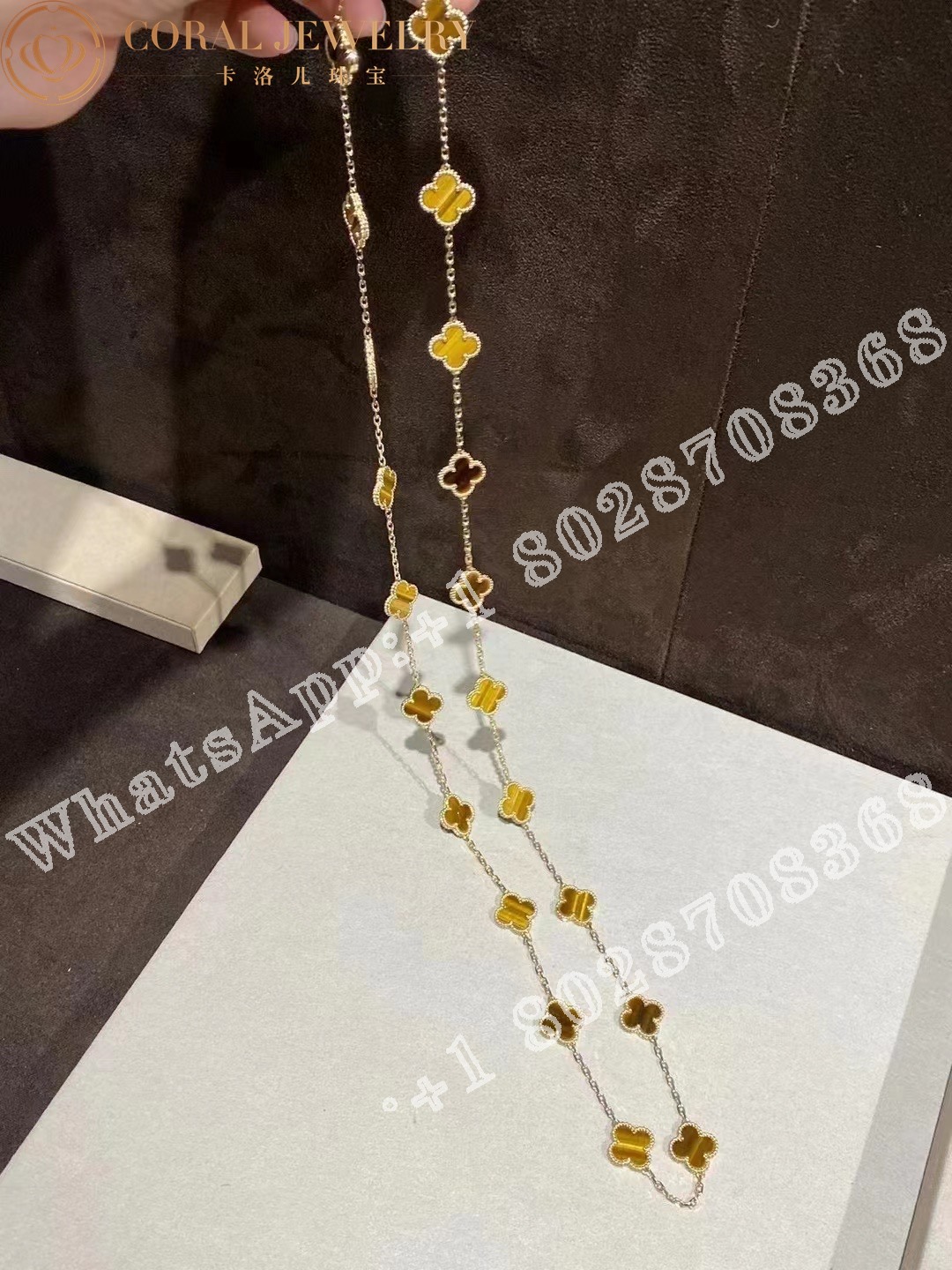 Van Cleef & Arpels Vintage Alhambra long necklace, 20 motifs Yellow gold, Tiger Eye VCARD39900 - Image 5