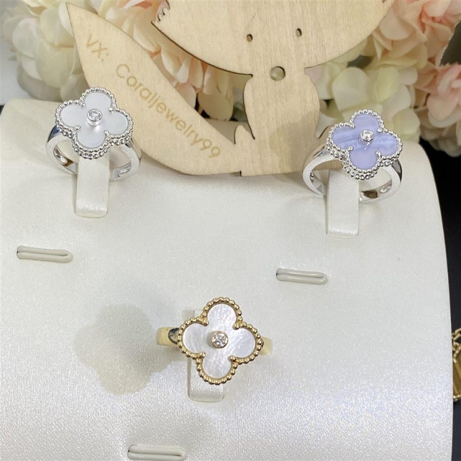 Van Cleef & Arpels Vintage Alhambra ring White gold, Diamond, Mother-of-pearl VCARF48900
