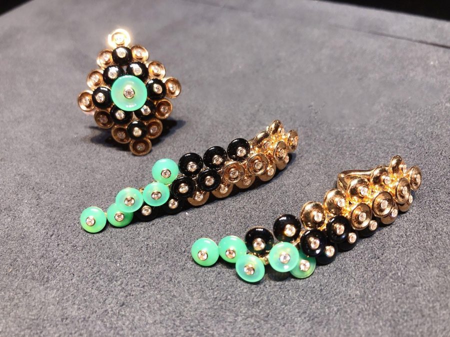 Van Cleef & Arpels Bouton d'or earrings Yellow gold, Chrysoprase, Diamond, Onyx VCARO77200