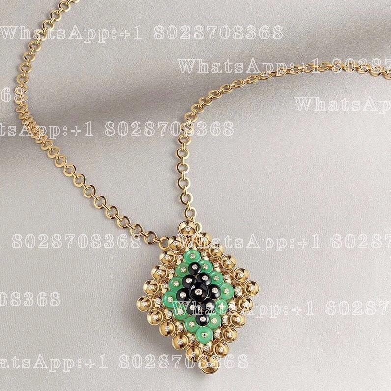 Van Cleef & Arpels Bouton d'or pendant and detachable clip Yellow gold, Chrysoprase, Diamond, Onyx VCARO9MU00