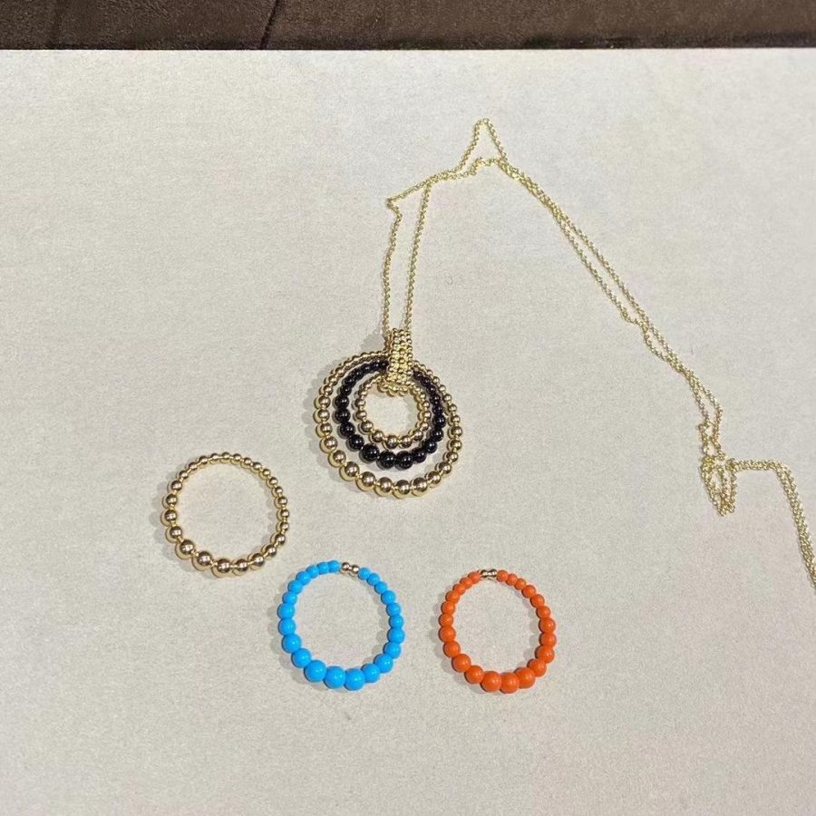 Van Cleef & Arpels Perlée couleurs transformable long necklace Yellow gold VCARP4DL00