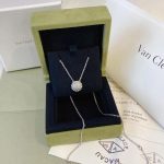 Van Cleef & Arpels Perlée diamonds pendant White gold, Diamond VCARO9PC00