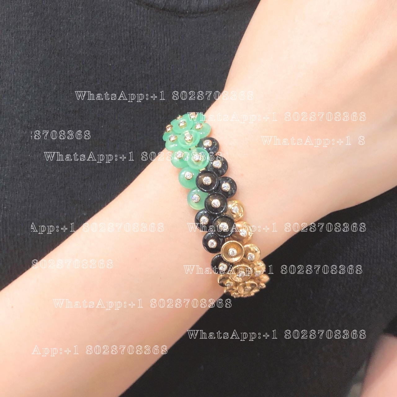 Van Cleef & Arpels Bouton D'or Bracelet Yellow Gold, Chrysoprase, Diamond, Onyx Vcaro6w300