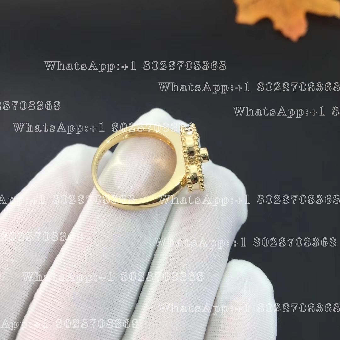 Van Cleef & Arpels Vintage Alhambra ring Yellow gold, Diamond, Malachite VCARO3QM00