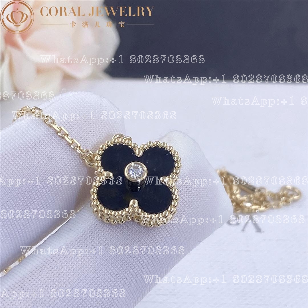 Van Cleef & Arpels Vintage Alhambra 2005 Holiday Necklace Yellow Gold Onyx
