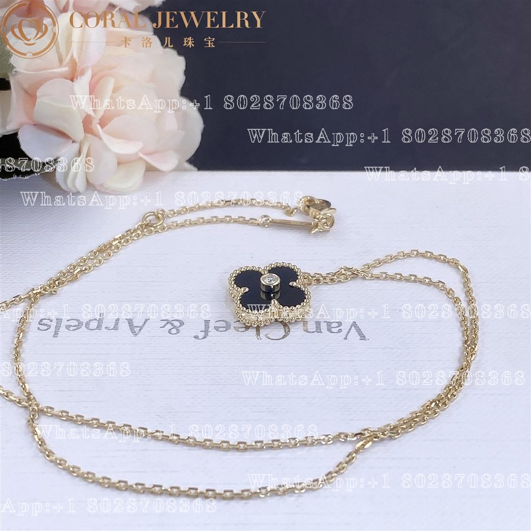 Van Cleef & Arpels Vintage Alhambra 2005 Holiday Necklace Yellow Gold Onyx