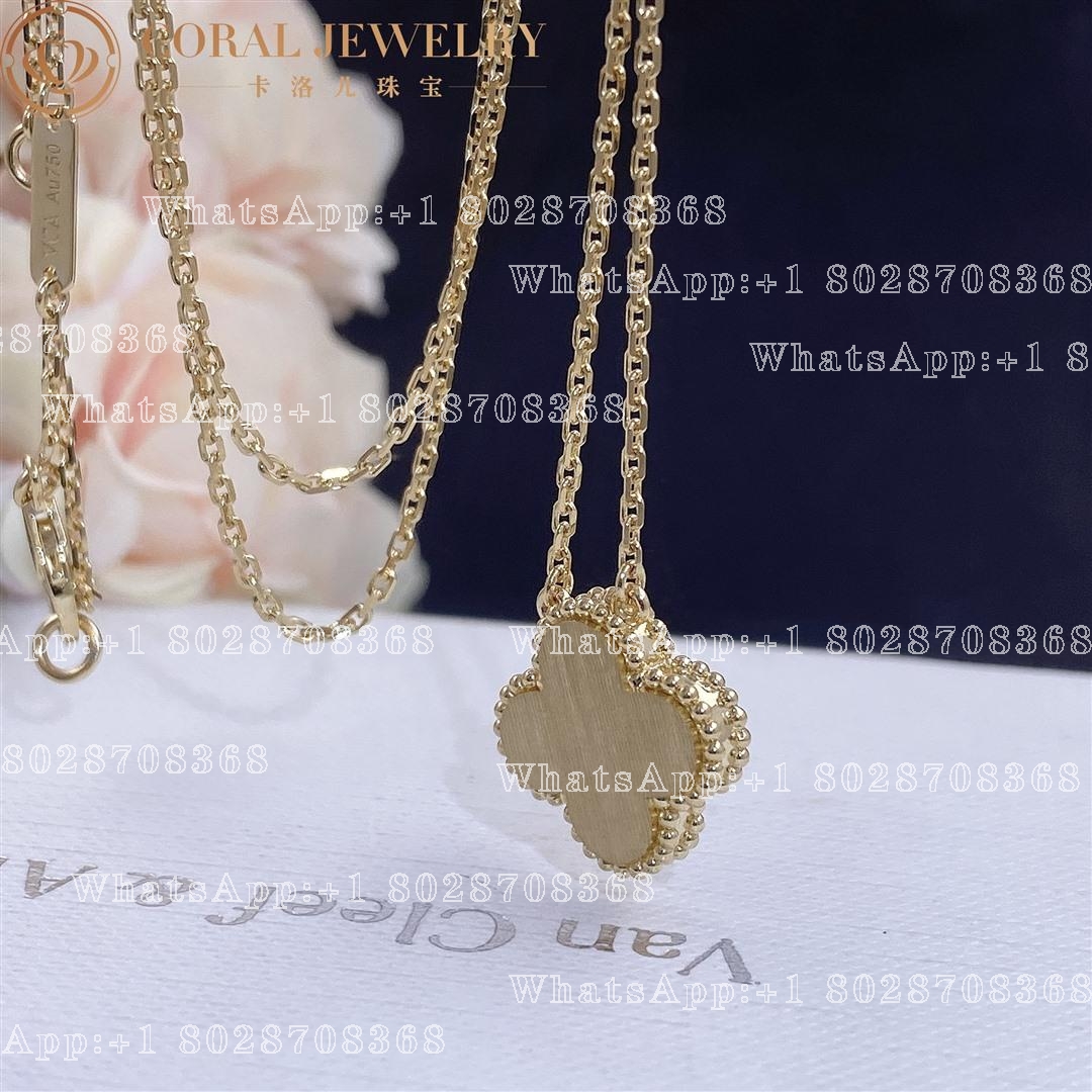 Van Cleef & Arpels Vintage Alhambra 2005 Holiday Necklace Yellow Gold Onyx