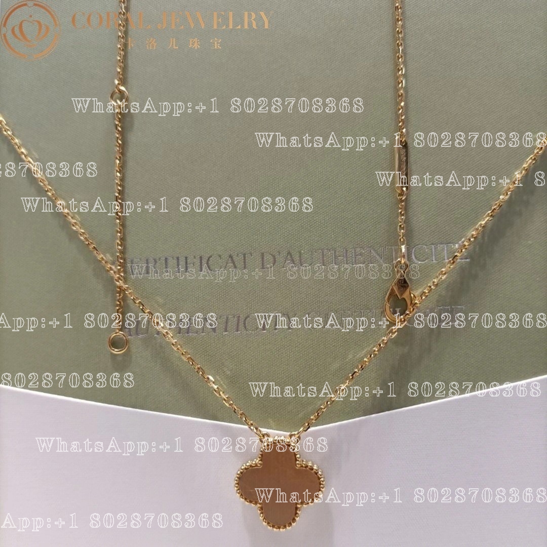 Van Cleef & Arpels Vintage Alhambra 2019 Holiday Necklace Yellow Gold Blue Agate - Image 4