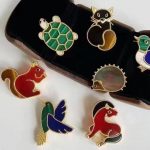Van Cleef & Arpels Lucky Animals Hedgehog clip Yellow gold, Mother-of-pearl, Onyx, Tiger Eye VCARP2AZ00