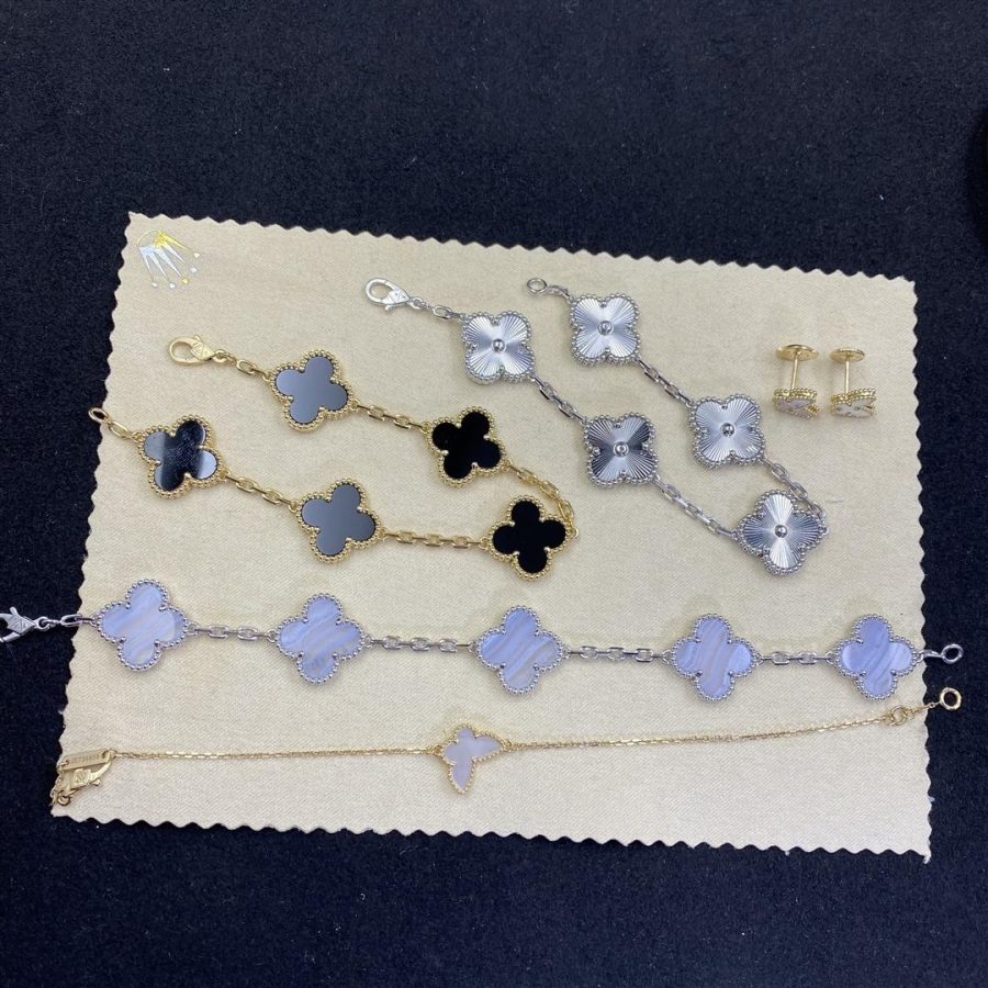 Van Cleef & Arpels Vintage Alhambra bracelet, 5 motifs White gold, Chalcedony VCARD34700