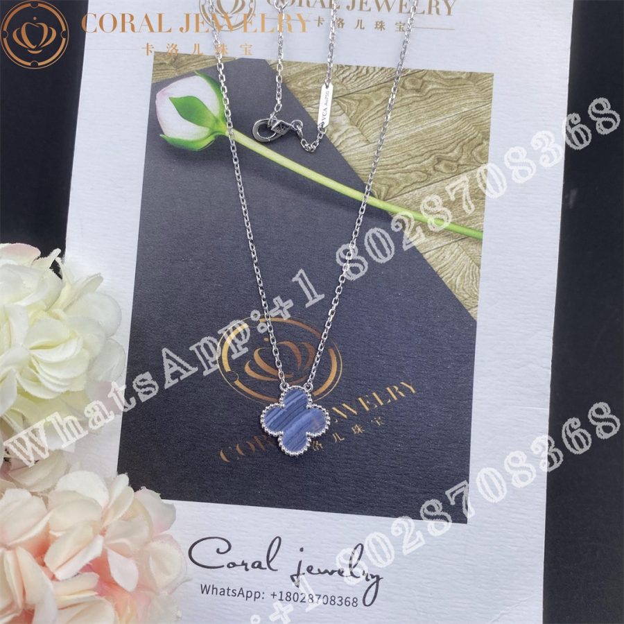 Van Cleef & Arpels Vintage Alhambra pendant White gold, Chalcedony VCARD34900 - Image 6