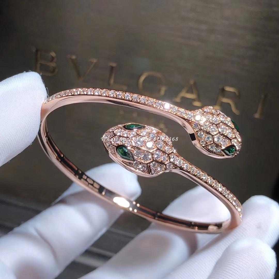 Bulgari Serpenti 18 kt rose gold bracelet set with emerald eyes and pavé diamonds