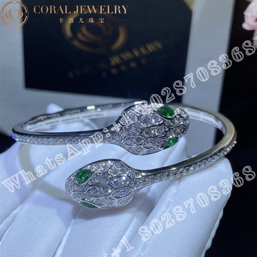 Bulgari Serpenti 18 kt white gold bracelet set with emerald eyes and pavé diamonds Ref.: 356522 - Image 4