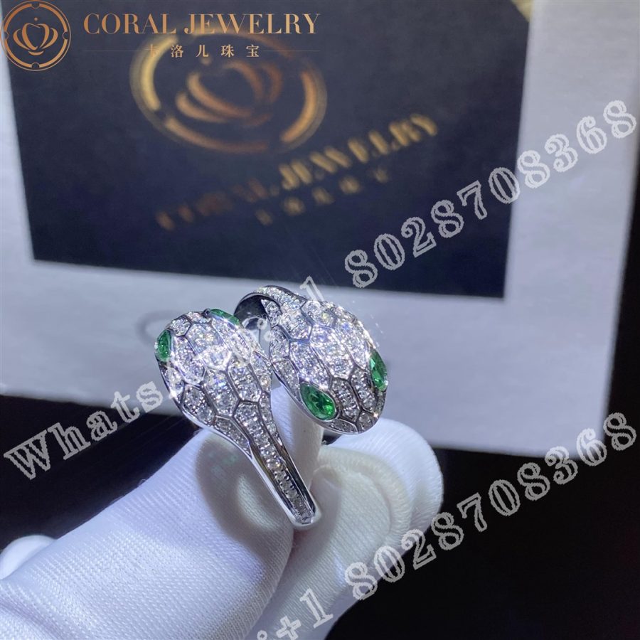 Bulgari Serpenti Seduttori 18 kt white gold double head ring set with emerald eyes and pavé diamonds Ref.: 358094 - Image 3