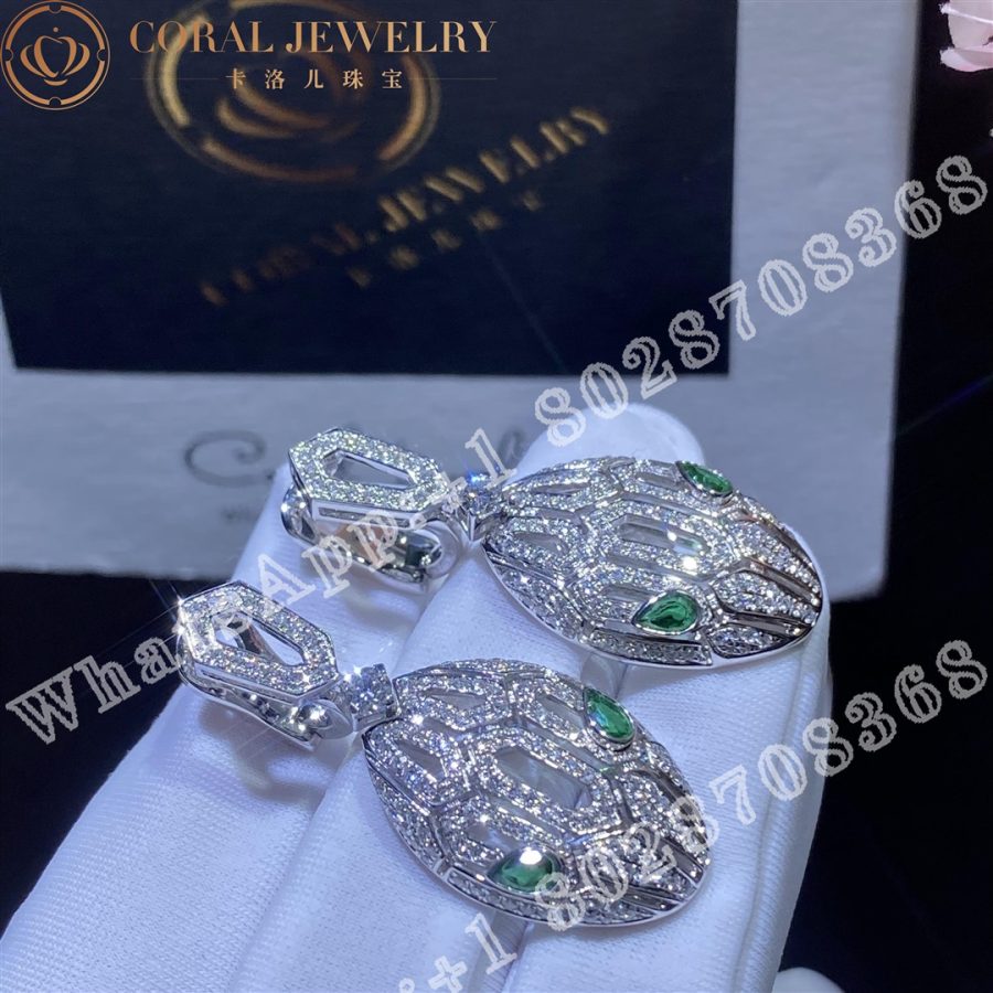 Bulgari Serpenti earrings in 18 kt white gold, set with emerald eyes and full pavé diamonds Ref.: 352756 - Image 3