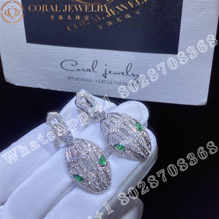 Bulgari Serpenti earrings in 18 kt white gold, set with emerald eyes and full pavé diamonds Ref.: 352756 - Image 4