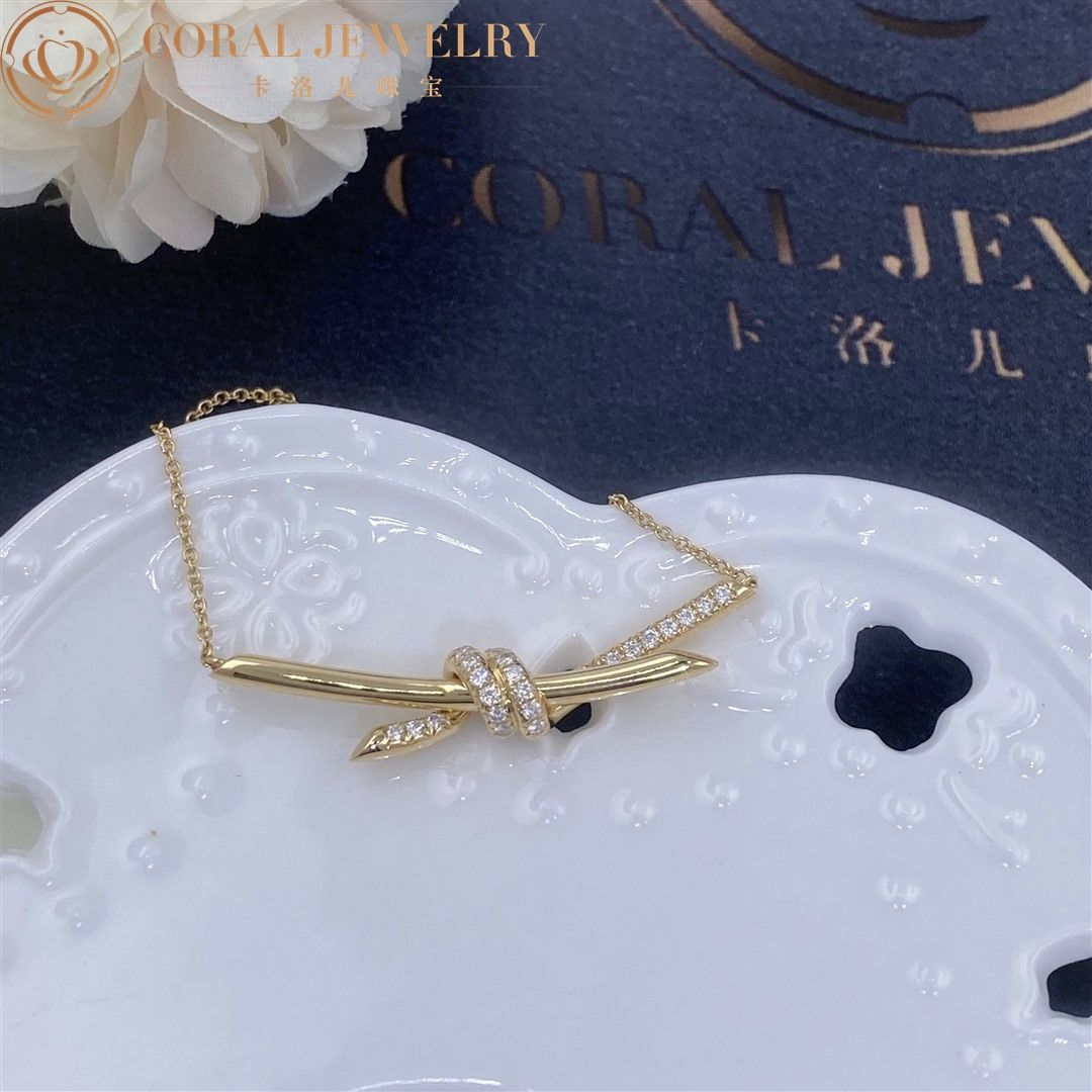 Tiffany Knot Pendant in Yellow Gold with Diamonds