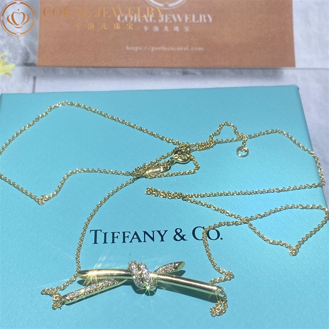 Tiffany Knot Pendant in Yellow Gold with Diamonds