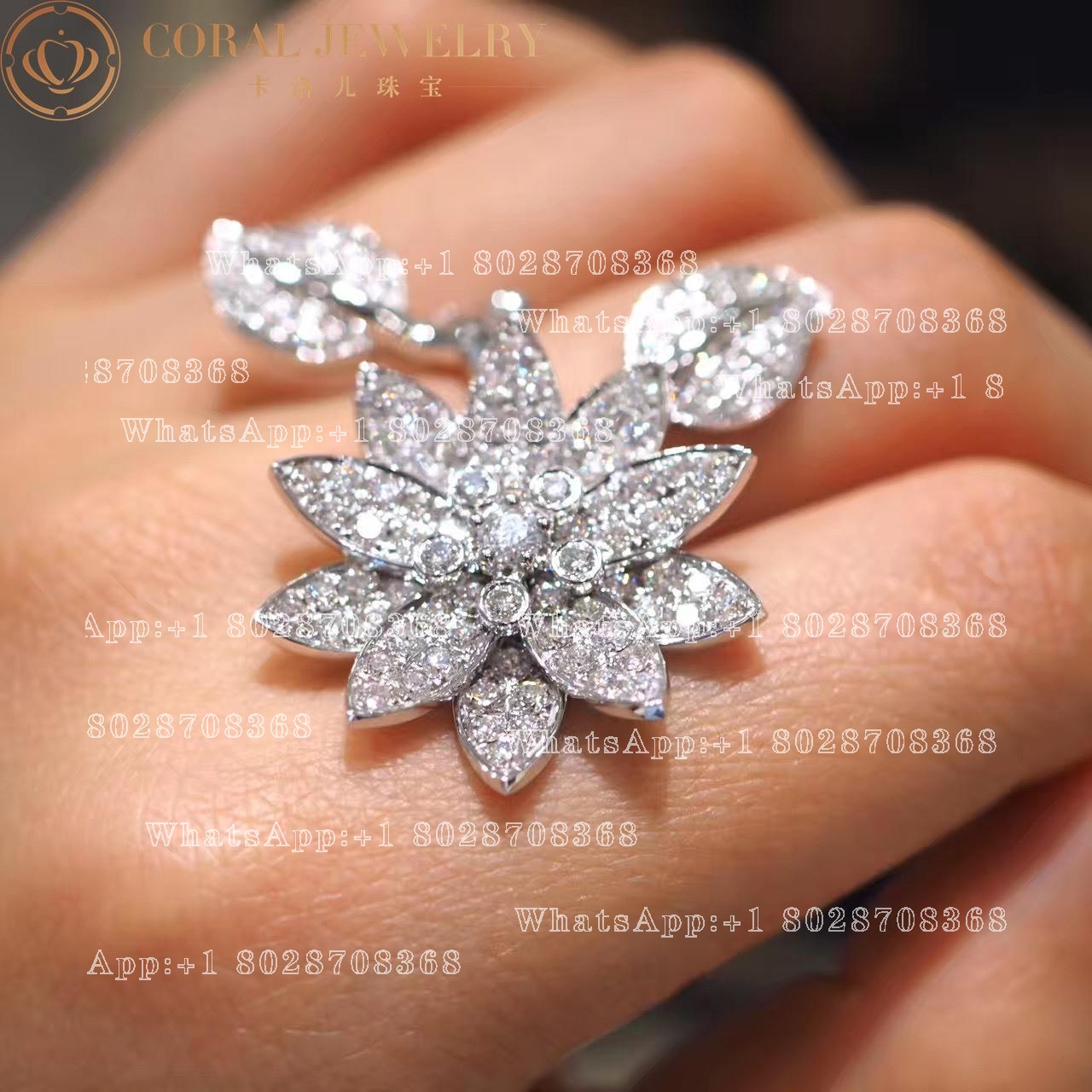 Van Cleef & Arpels Lotus Between the Finger Ring™ White gold, Diamond Vintage Style