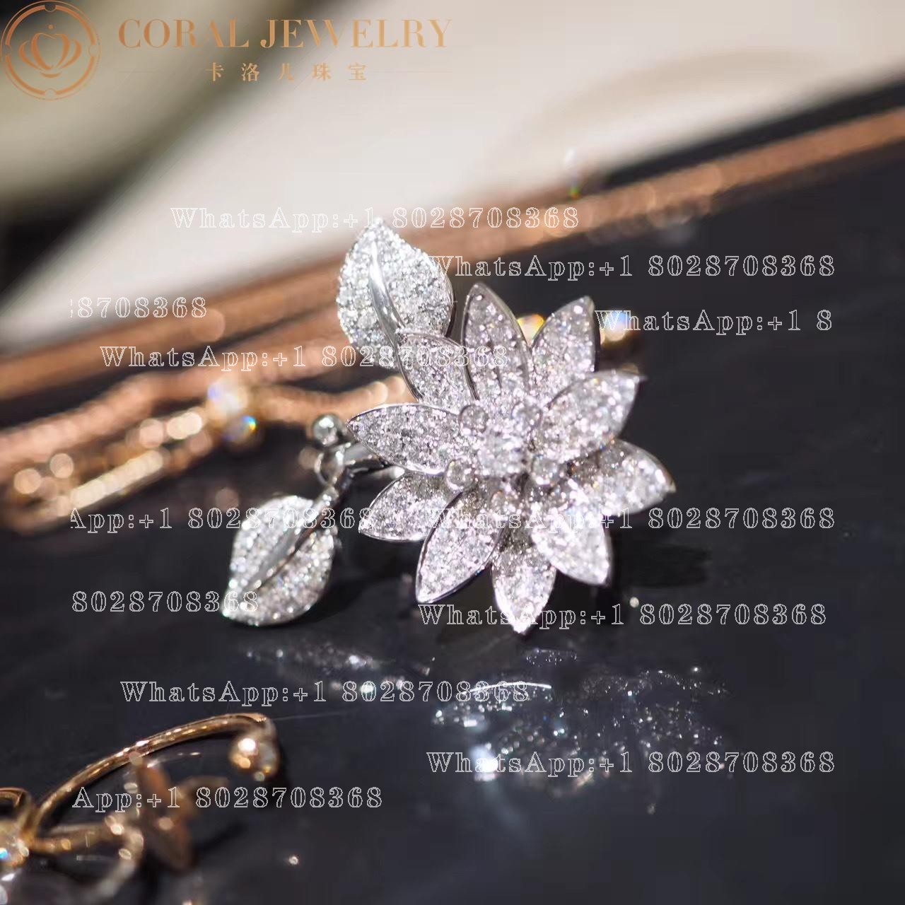 Van Cleef & Arpels Lotus Between the Finger Ring™ White gold, Diamond Vintage Style
