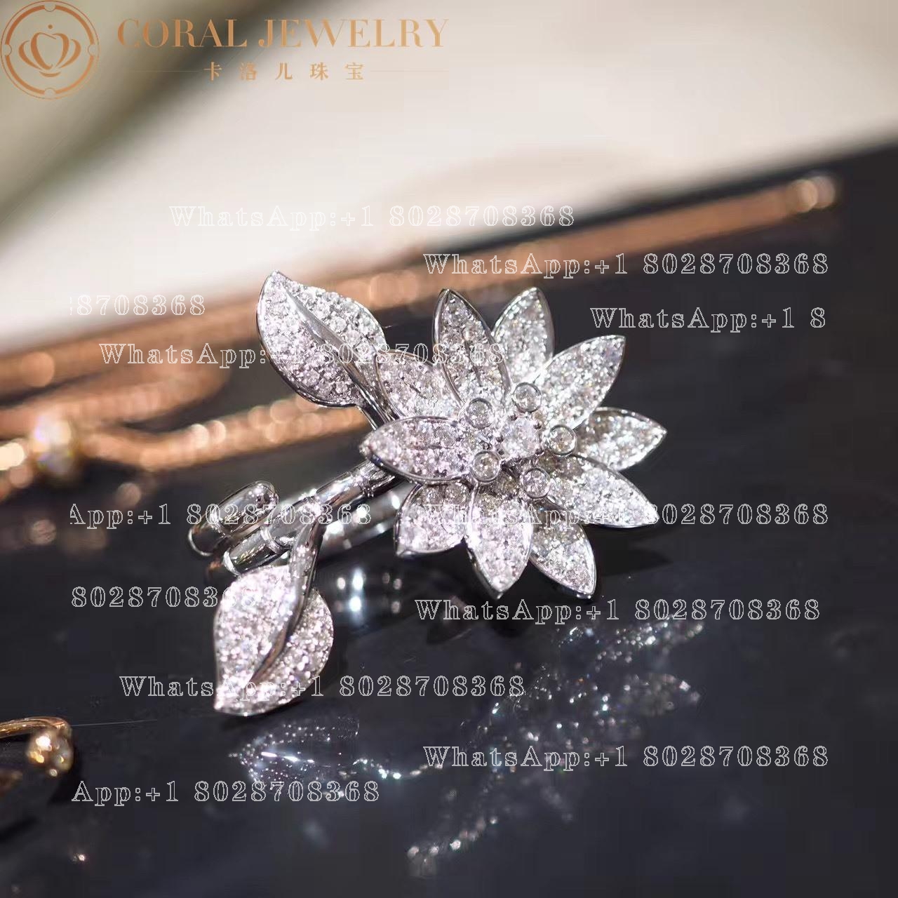 Van Cleef & Arpels Lotus Between the Finger Ring™ White gold, Diamond Vintage Style
