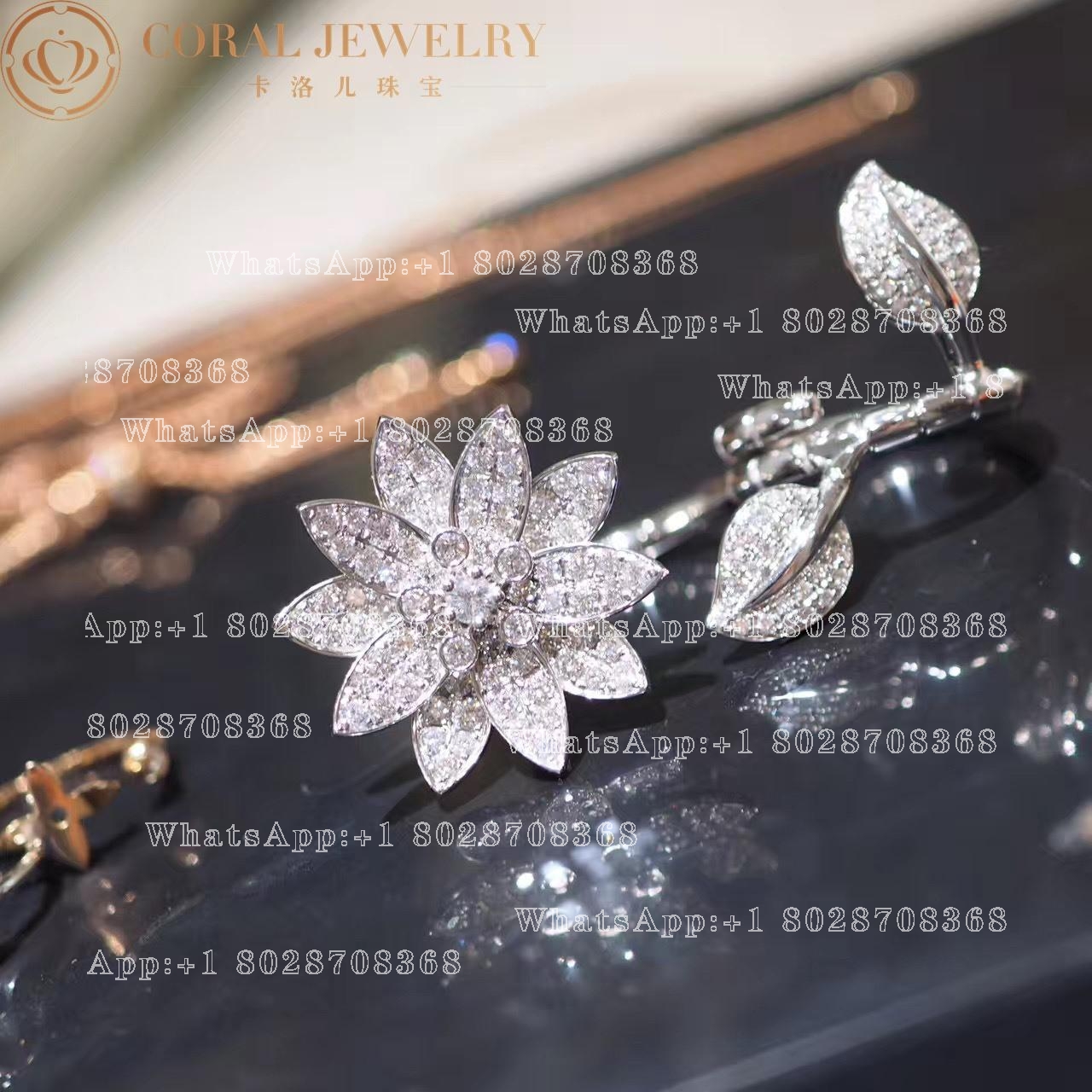 Van Cleef & Arpels Lotus Between the Finger Ring™ White gold, Diamond Vintage Style