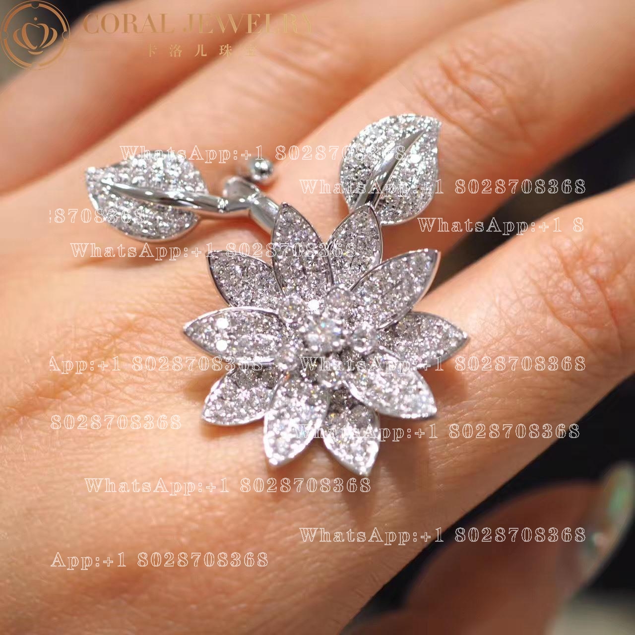 Van Cleef & Arpels Lotus Between the Finger Ring™ White gold, Diamond Vintage Style