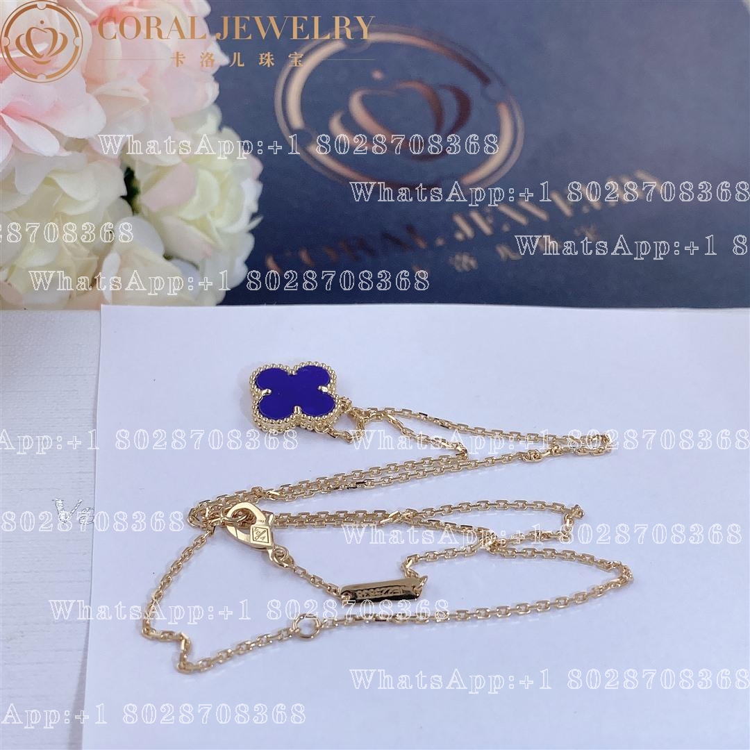 Van Cleef & Arpels Vintage Alhambra pendant Yellow gold, Lapis lazuli