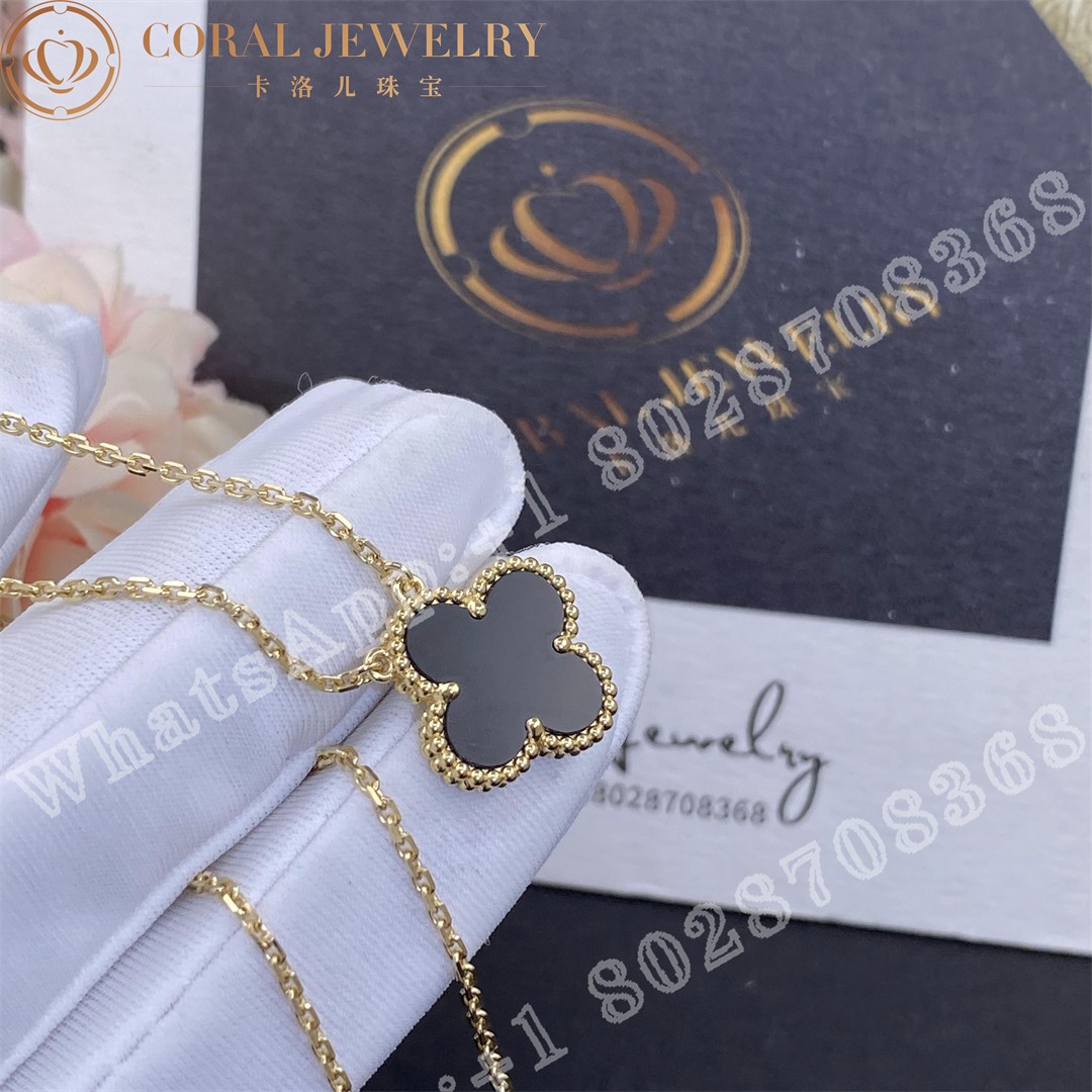 Van Cleef Arpels Vintage Alhambra Pendant Yellow Gold Onyx Vcara45800 Coral (1)