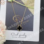 Van Cleef & Arpels Vintage Alhambra pendant Yellow gold, Onyx VCARA45800 - Image 5