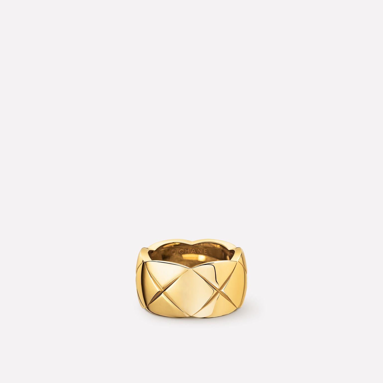 Chanel Coco Crush Ring Quilted Motif, Large Version, 18k Yellow Gold J10574