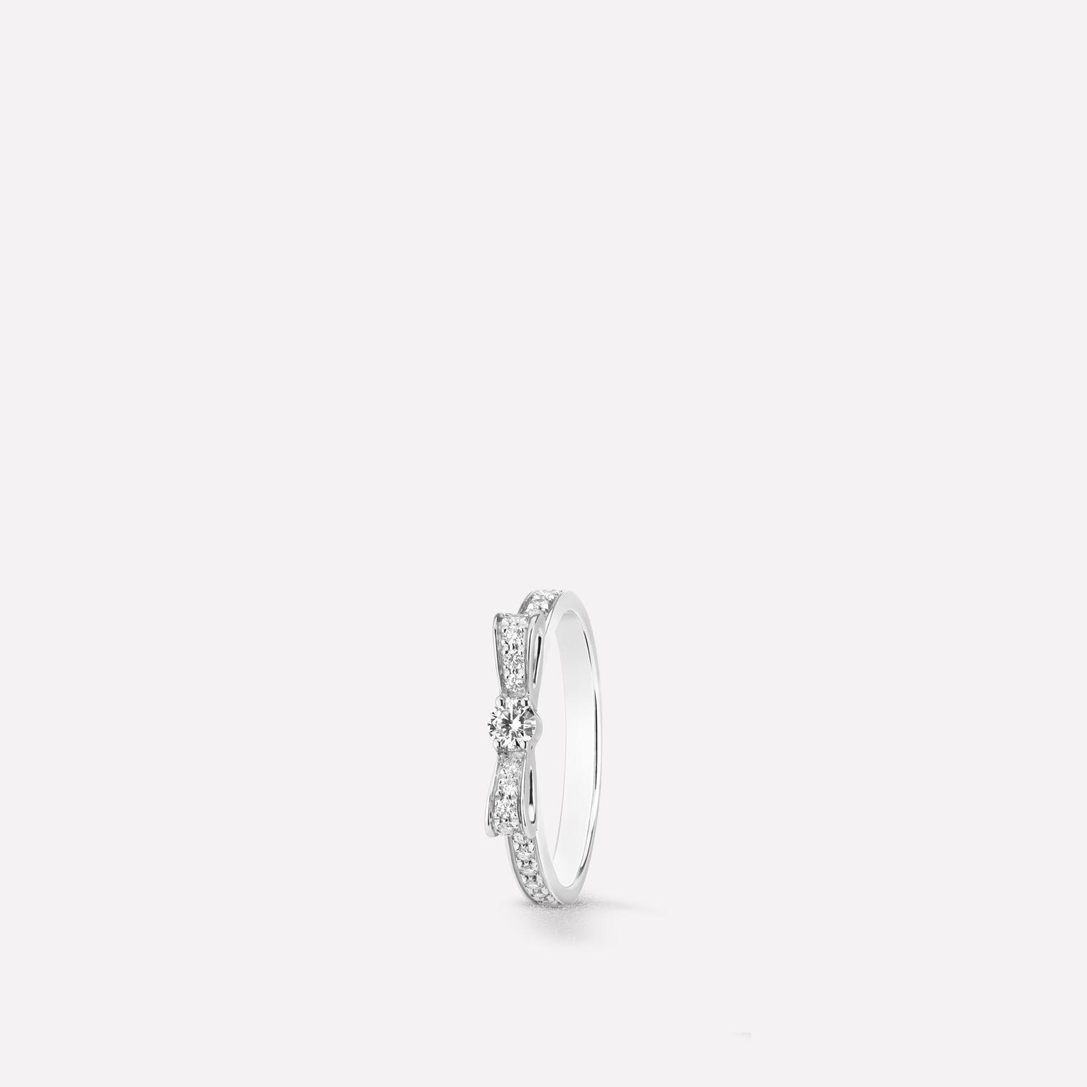 Chanel Ruban Ring 18k White Gold, Center Diamond, Diamonds J3412