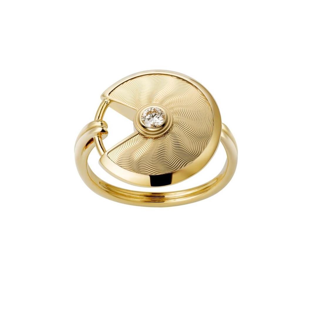 Cartier Amulette De Cartier Ring with Guilloché Gold B4217100