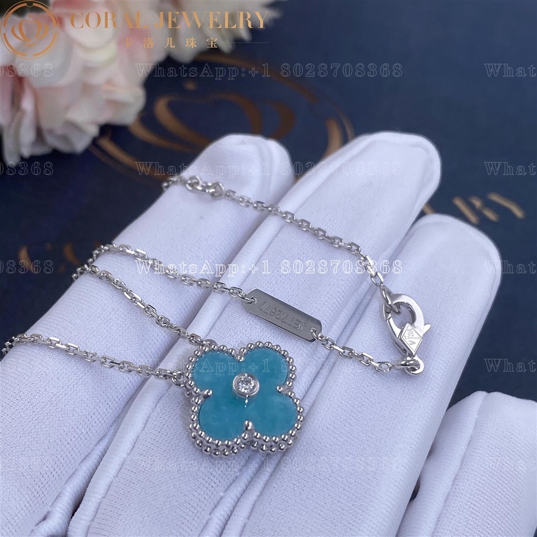Van Cleef & Arpels Vintage Alhambra 2022 Holiday Pendant White gold,Green Sèvres VCARP9RU00
