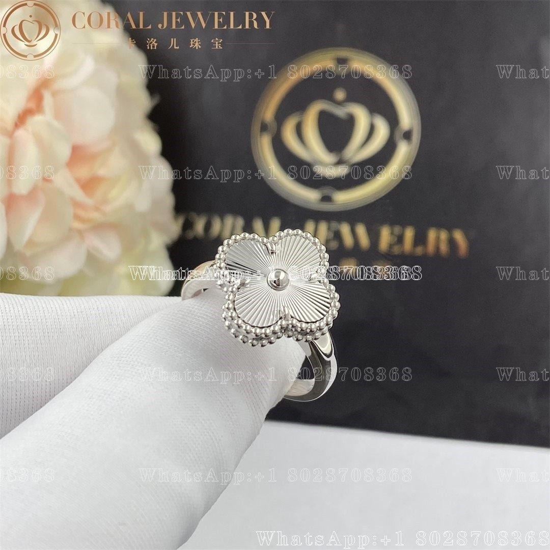 Van Cleef & Arpels Vintage Alhambra ring 18K white gold VCARP9XI00