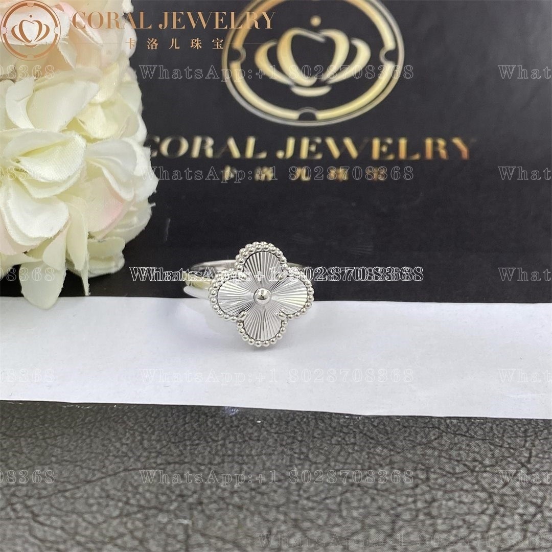 Van Cleef & Arpels Vintage Alhambra ring 18K white gold VCARP9XI00