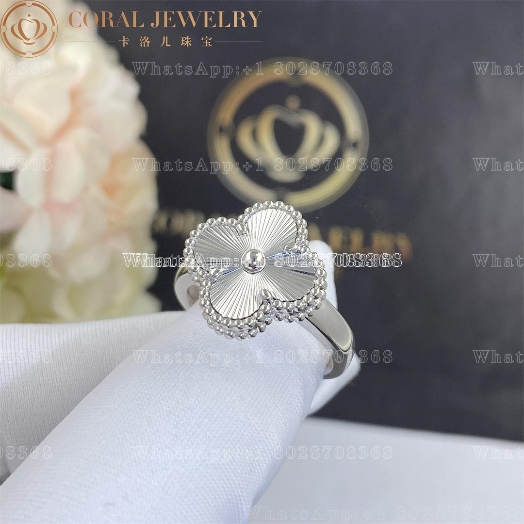 Van Cleef & Arpels Vintage Alhambra ring 18K white gold VCARP9XI00