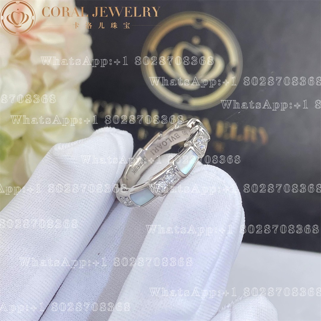 Bulgari Serpenti Viper band Ring in 18 kt White gold with Mother of Pearls and pavé diamonds Ref.: 353225