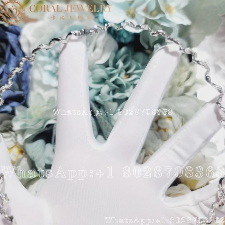 Dior Couture Dior Necklace White Gold and Diamonds - Image 4