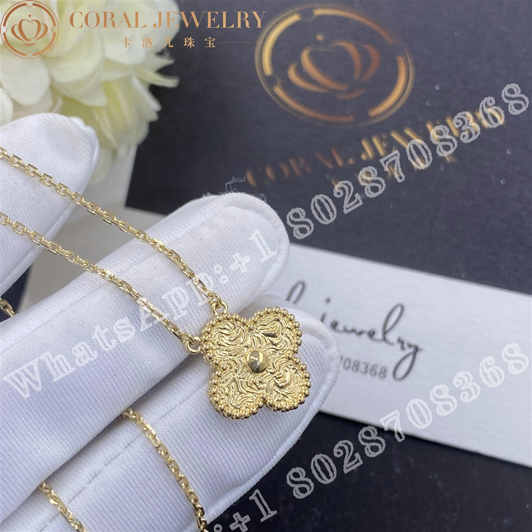 Van Cleef Arpels Vintage Alhambra Pendant 18k Yellow Gold Vcaro1if00 Coral (1)
