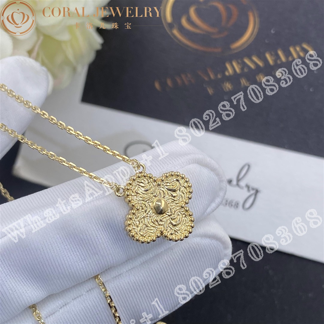 Van Cleef & Arpels Vintage Alhambra Pendant 18k Yellow Gold VCARO1IF00 - Image 4